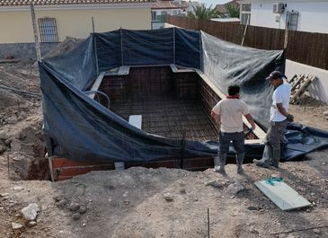 Swimming pool. Preparation for concreting